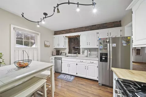 Kitchen - 3677 Best, Jackson, MI 49203 photo 1 of 2