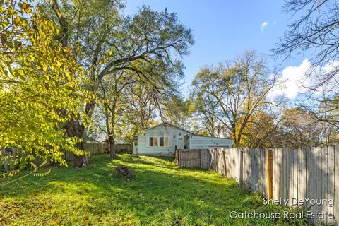 749 Moulton, Belding, MI 48809 photo 16