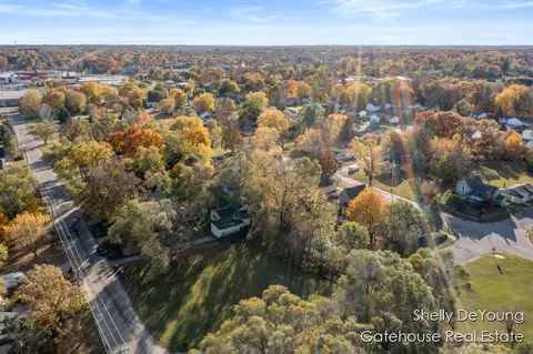 749 Moulton, Belding, MI 48809 photo 23