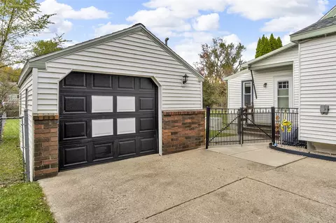 2422 Midday, Jackson, MI 49203 photo 40