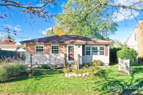 658 Van Raalte, Holland, MI 49423
