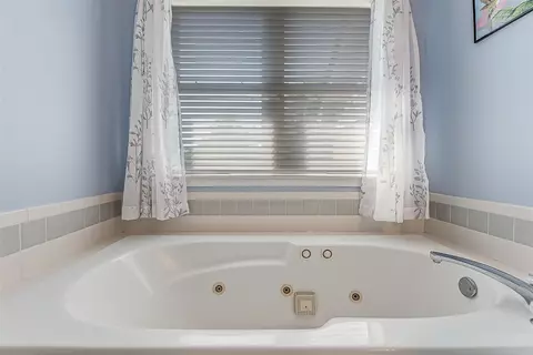 Bath - 8960 Albany, Saline, MI 48176 photo 2 of 5