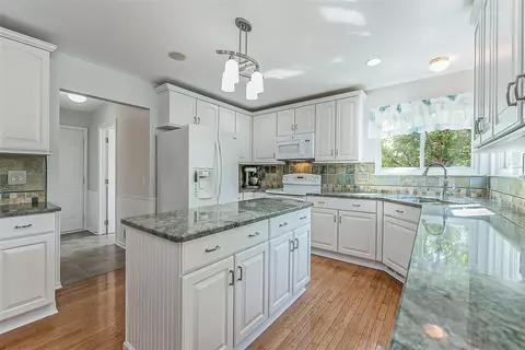 Kitchen - 8960 Albany, Saline, MI 48176 photo 5 of 5