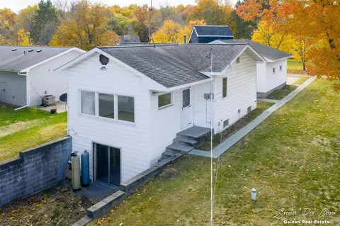 318 S Turk Lk, Greenville, MI 48838