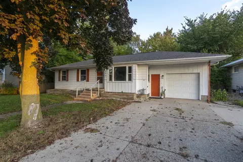 545 52nd, Grand Rapids, MI 49548