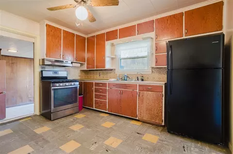 Kitchen - 1003 Smith, Algonac, MI 48001 photo 2 of 3