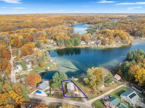 2042 Tacoma, Stanton, MI 48888 photo 2