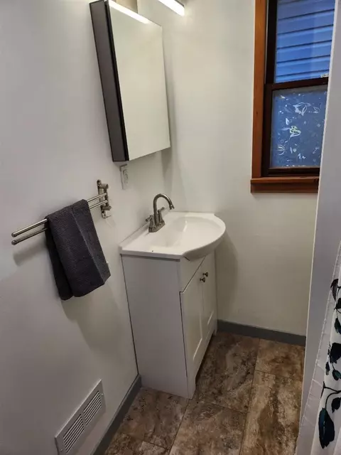 Bath - 2639 Nadeau, Monroe, MI 48162 photo 1 of 2