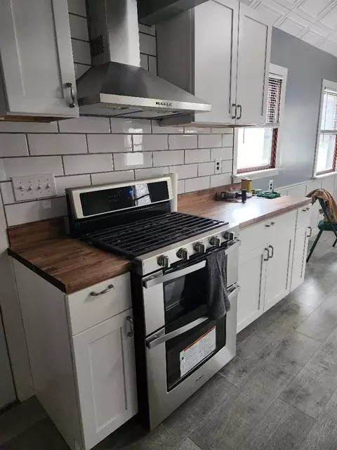 Kitchen - 2639 Nadeau, Monroe, MI 48162 photo 2 of 3