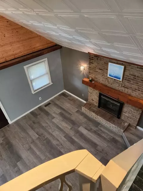 Living - 2639 Nadeau, Monroe, MI 48162 photo 2 of 2