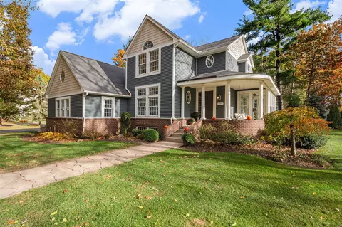 5054 Willow Grv, Brighton, MI 48116