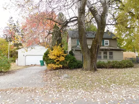 8932 Center, Berrien Center, MI 49102