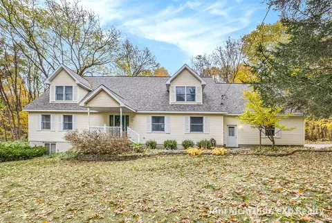 7504 Lincoln Lk, Belding, MI 48809