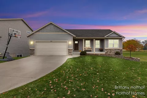 5885 Farmview, Allendale, MI 49401