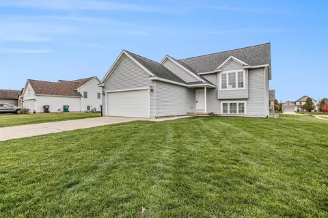 6911 Shady Knl, Caledonia, MI 49316