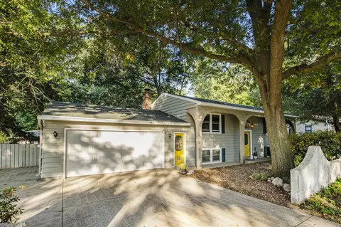 92 Oak Vly, Holland, MI 49424