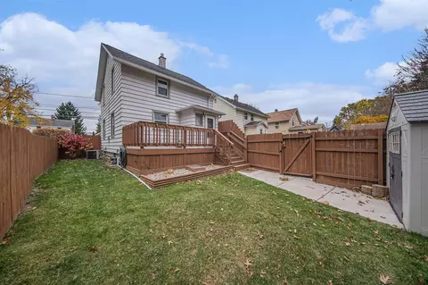 Exterior - 1324 E North, Jackson, MI 49202 photo 7 of 8
