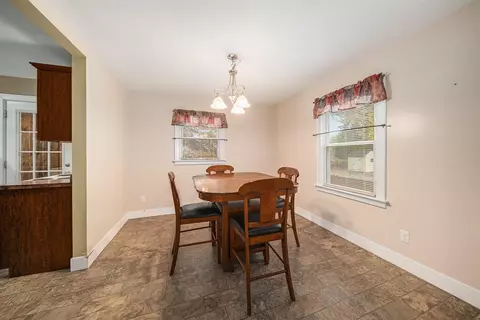 Dining - 1324 E North, Jackson, MI 49202 photo 1 of 3