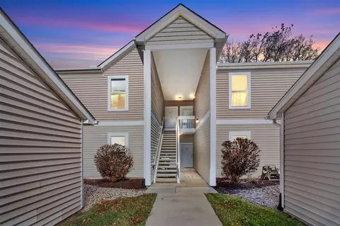 8183 Autumn Woods, Ypsilanti, MI 48198