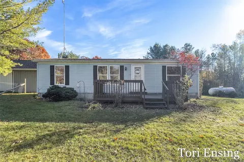 3955 S Holland, Sidney, MI 48885