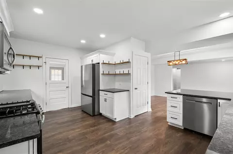 Kitchen - 315 E Hughes, Marshall, MI 49068 photo 4 of 5