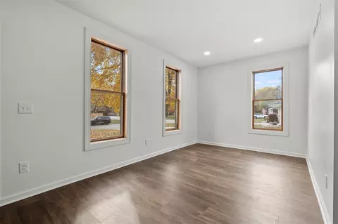 Living - 315 E Hughes, Marshall, MI 49068 photo 2 of 6