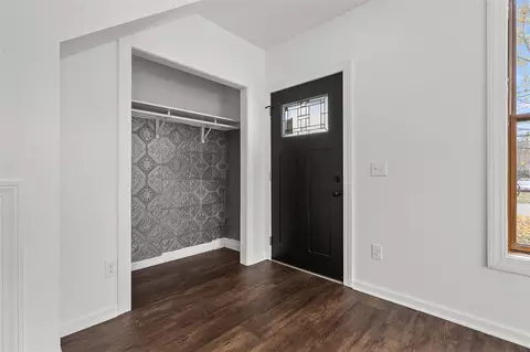 Entry Way - 315 E Hughes, Marshall, MI 49068 photo 1 of 1
