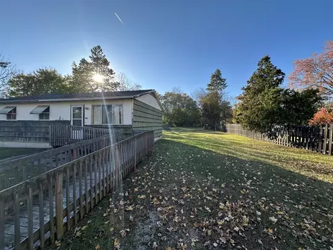 256 N East #NAPOLEON TWP, Jackson, MI 49201 photo 2