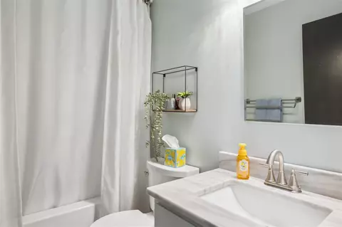 Bath - 727 Tanbark, Dimondale, MI 48821 photo 3 of 4