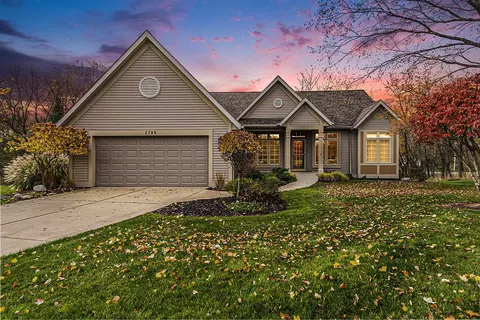 1789 Oakleigh Woods, Grand Rapids, MI 49504