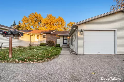 3062 Riviera, Kentwood, MI 49512
