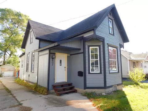 607 Kosciusko, Manistee, MI 49660