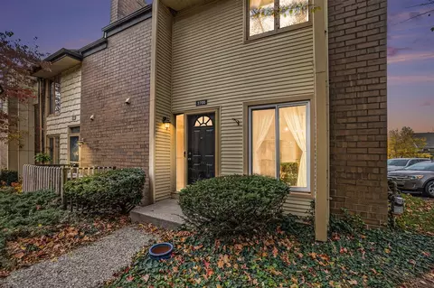 2700 Birchcrest, Grand Rapids, MI 49506