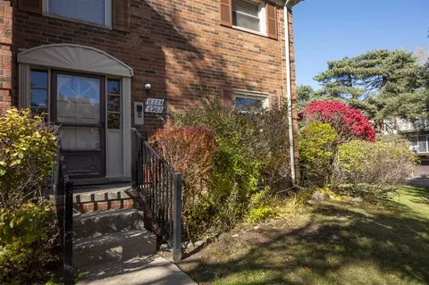 6222 Pepper Hl, West Bloomfield, MI 48322