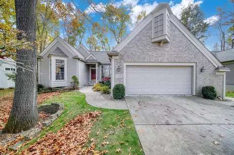 2148 Lake Wood, Jackson, MI 49203