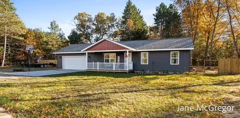 3291 E Riv, Twin Lake, MI 49457