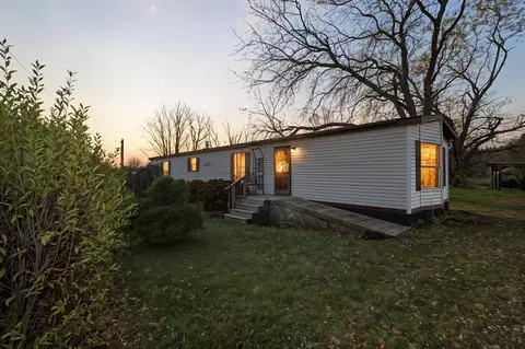 308 Water, Paris, MI 49338