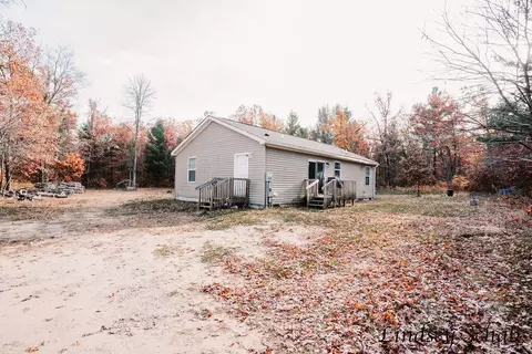 9060 E 48th, Newaygo, MI 49337 photo 2
