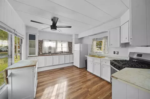 Kitchen - 9260 Charmin, Jackson, MI 49201 photo 1 of 3