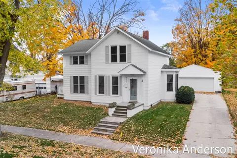 307 N N Fry, Ludington, MI 49431