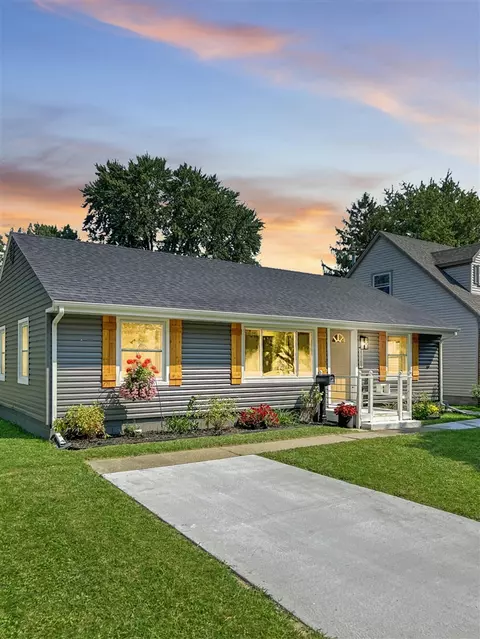 21705 Lange, Saint Clair Shores, MI 48080