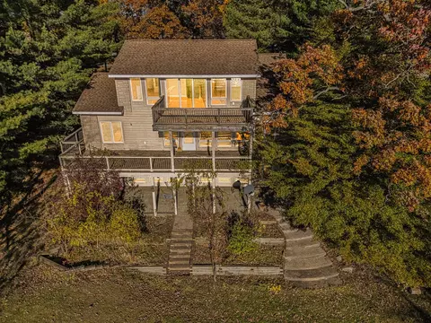 57520 Gearharts Lndg, Three Rivers, MI 49093