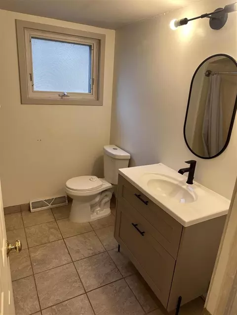 Bath - 6962 Adaside, Ada, MI 49301 photo 1 of 2