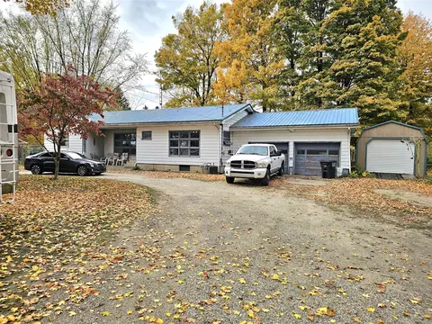 229 N Burr Oak, Burr Oak, MI 49030