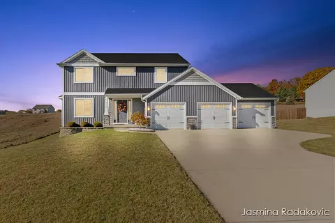3144 Sugar Crk, Middleville, MI 49333