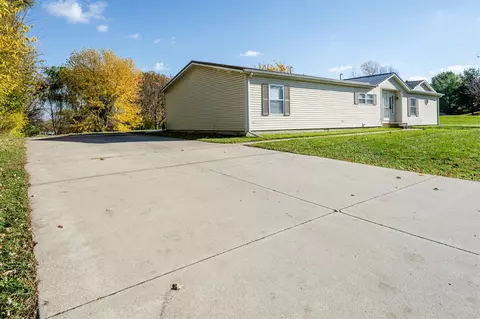 4025 Hennessey, Watervliet, MI 49098