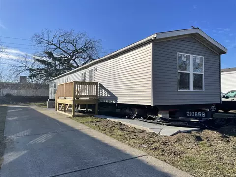 3900 W Jefferson, Trenton, MI 48183