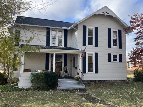 4 N West, Hillsdale, MI 49242