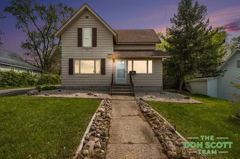 115 E Ctr, Belding, MI 48809