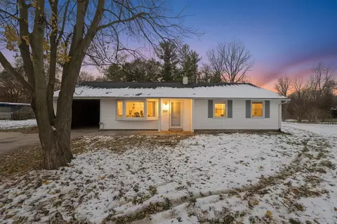 889 Mckinley, Chelsea, MI 48118